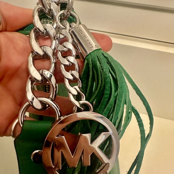 Michael Kors: Kelly Green, Hobo/ Crossbody - Picture 2 of 7